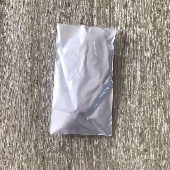 NEW … BOHO “Leaf” Pendent Earrings - Picture 3 of 3